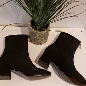NWB Diba Zipper Black Boots
